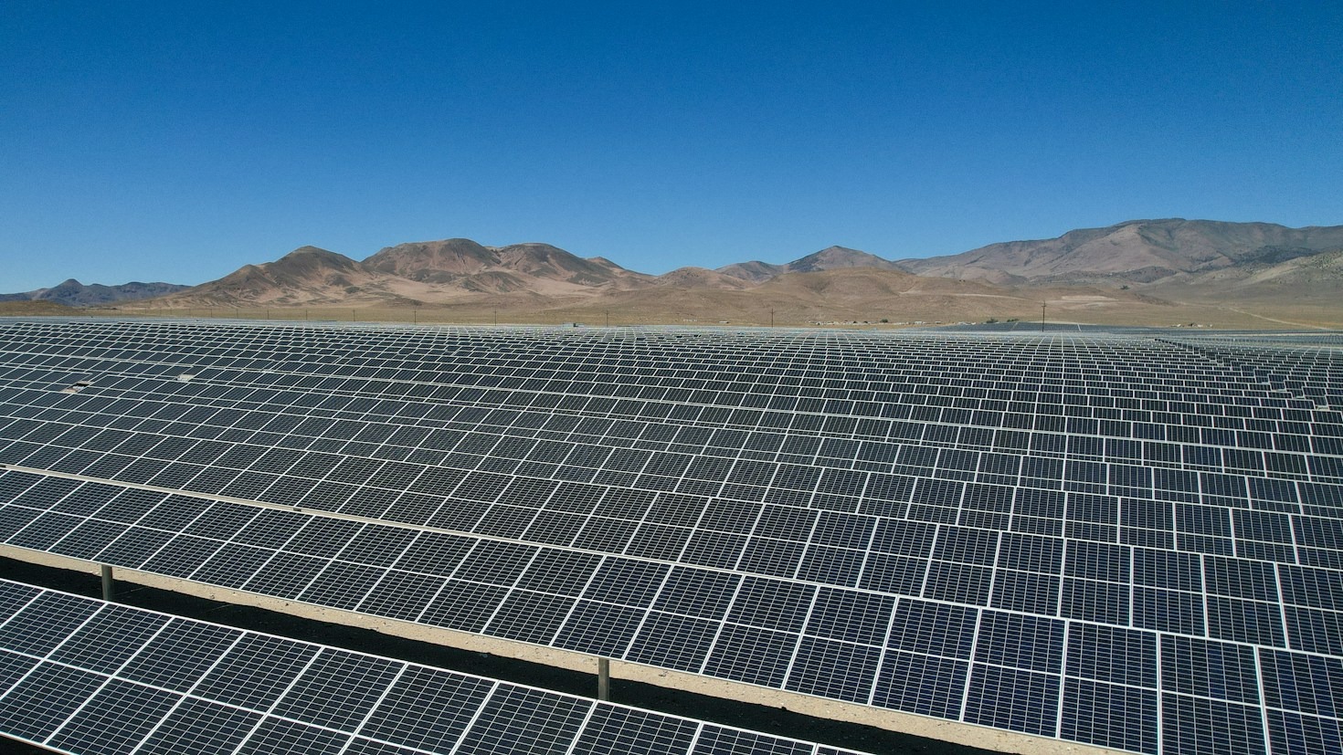 Mitos comunes sobre la energía solar y el almacenamiento industrial